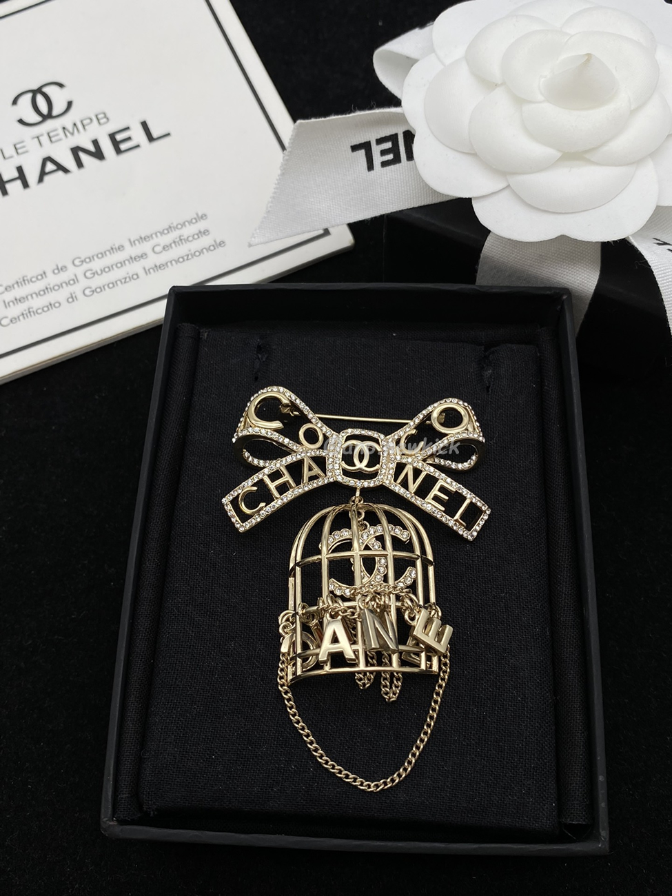 Chanel Glass Pearl Cc Gold Brooch (21) - www.newkick.vip